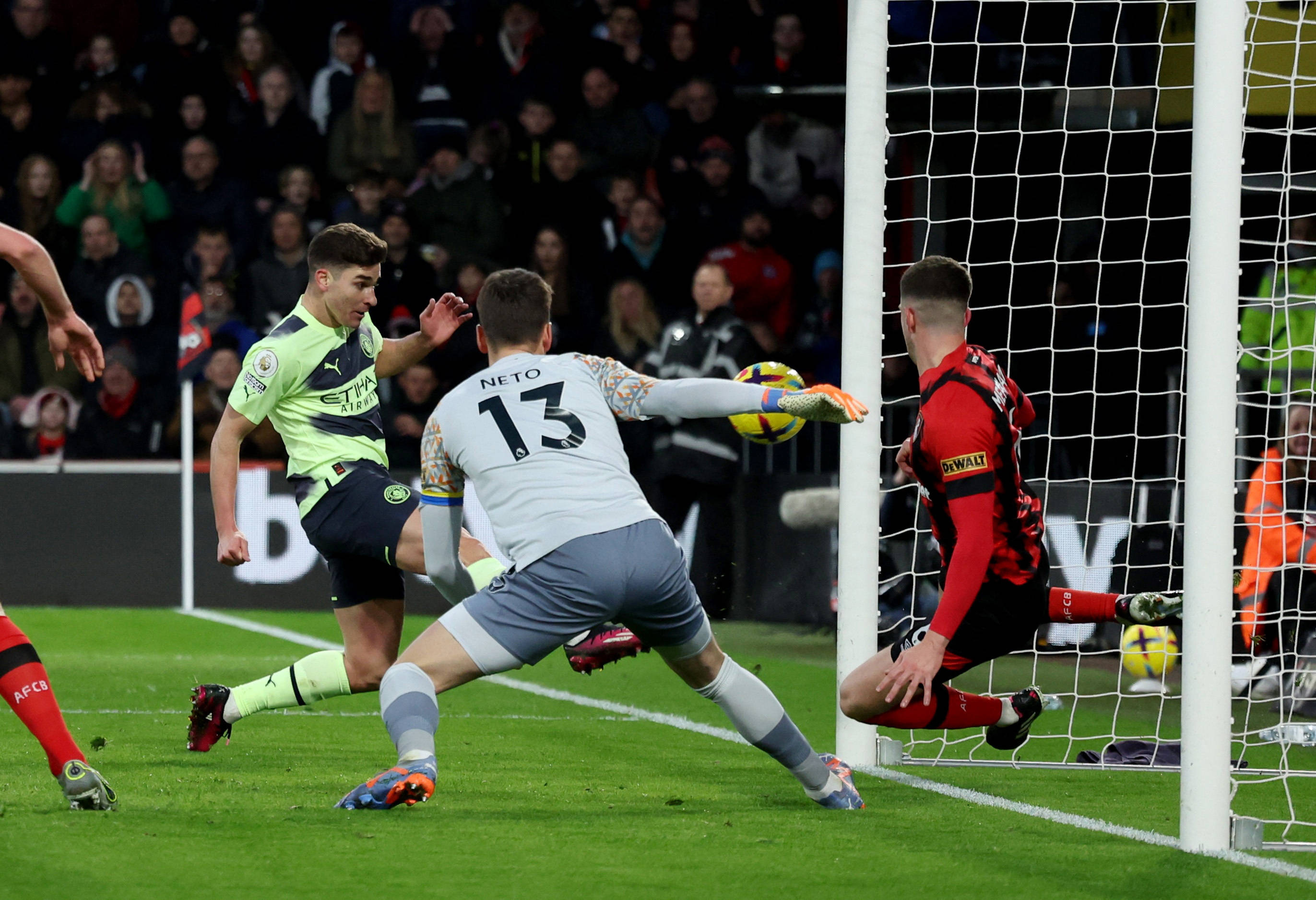 英雄联盟赔率-包含曼城迎法甲关键赛；今晚回应争议；悬念犹存；赛程密集仍需轮换的词条